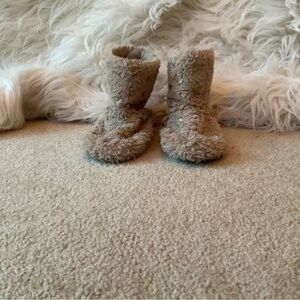 SO Kids Tan Fuzzy Slippers